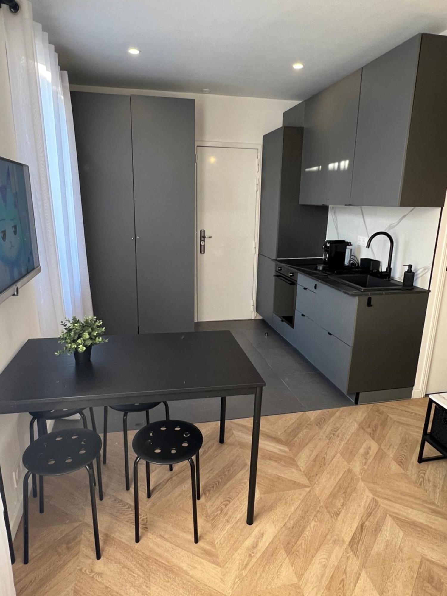 Superbe Neuf 2 Pieces Vincennes Pte De Paris Apartment *